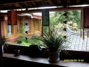 Overseas Inn Lijiang  Buitenkant foto